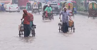 ভারী বৃষ্টিতে জলবদ্ধতার কবলে রাজধানীবাসী